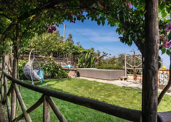 Villa Caruso Private Heated Pool & Sea View