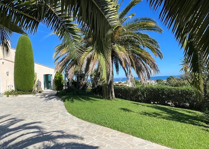 Luxe Et Calme Avec Vue Mer Panoramique A Antibes