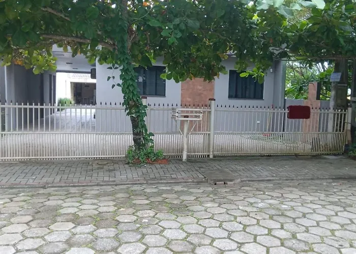 Casa com piscina em Matinhos