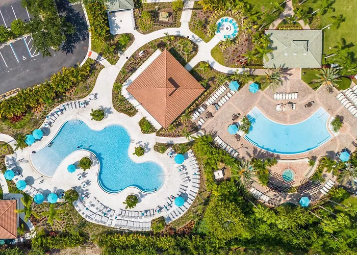 Beautiful Lakeview Deluxe Condo Near Theme Parks