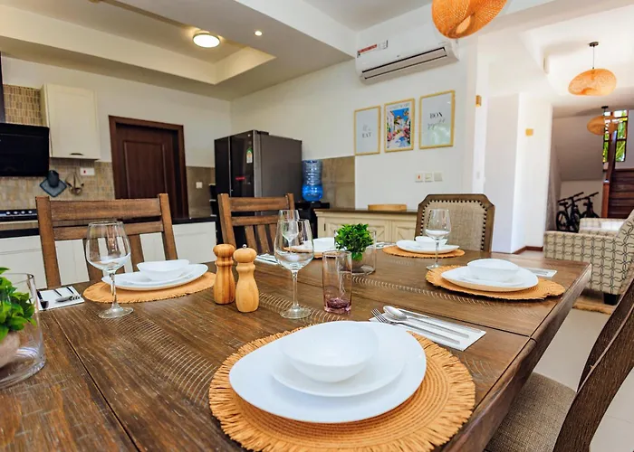 Mola Zuri Retreat