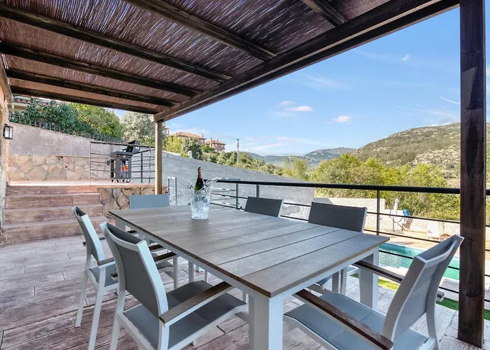 Villa de lujo de piedra, Cine para niños, Barbacoa, Vistas