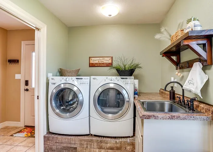 4 Mi To Dtwn: Home W/ Pool In Stephenville!