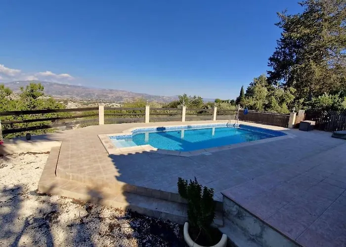 Peaceful Kallepia Villa With Private Pool & Mountain Views