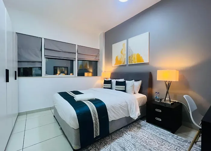 Casa de hóspedes: Private Rooms In 3 Bedroom Apartment Skynest Homes Marina Pinnacle