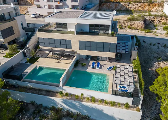 Villa Adria View Exklusive Villa am Meer mit Pool und BBQ für 8 Personen