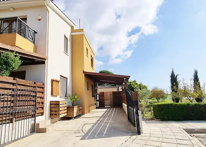 Shanti Paphos Holiday House