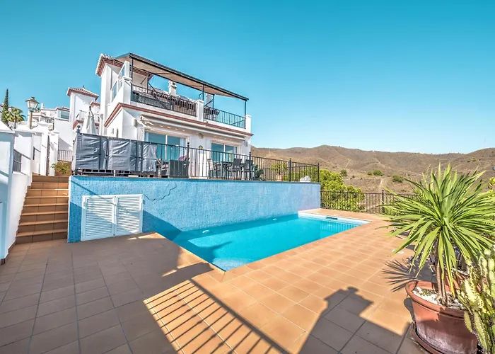Beautiful Villa With Private Heated Pool In Nerja