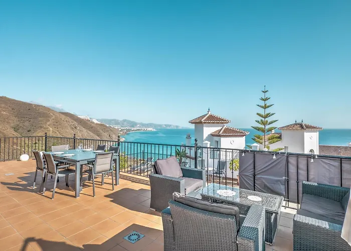 Beautiful Villa With Private Heated Pool In Nerja