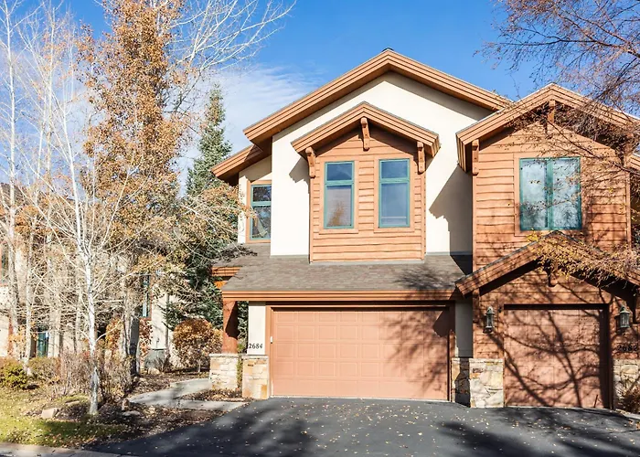 Luxury Townhome, Private Hot Tub
