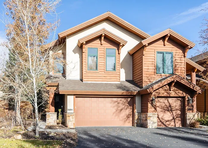 Luxury Townhome, Private Hot Tub
