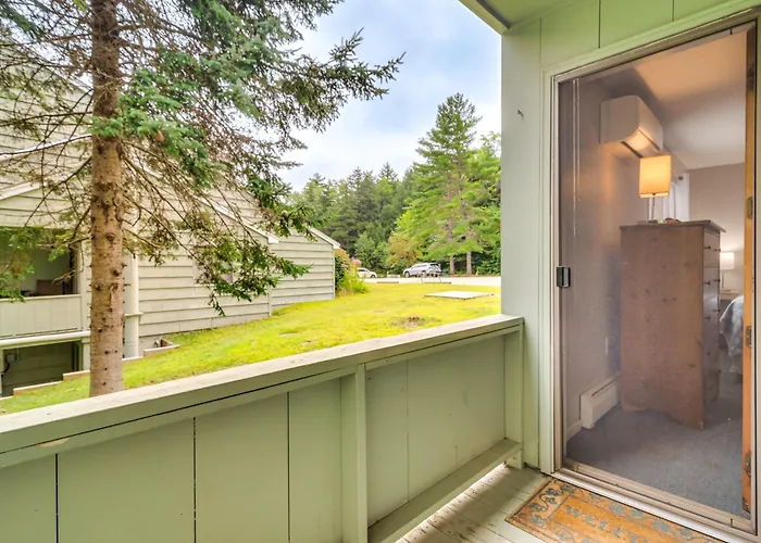 Resort Condo W/ Loft: 1 Mi To Attitash Mountain!