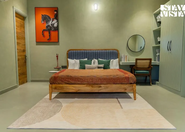 Stayvista At Urban Escape - 2 Pools, Lawn & Wifi