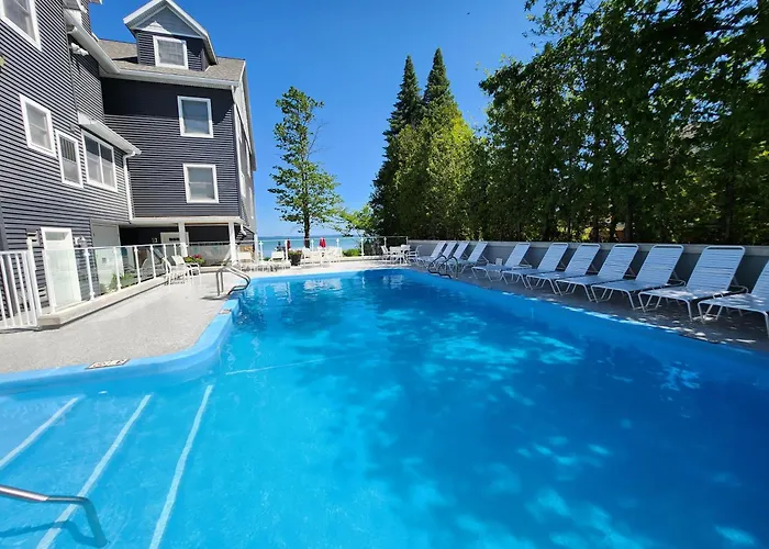 North Shore Inn Tc 203