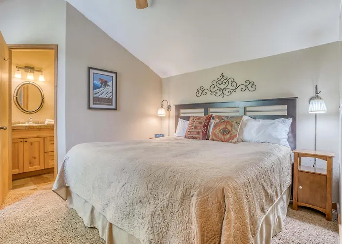 Ski House 245 - Meredith Lodging