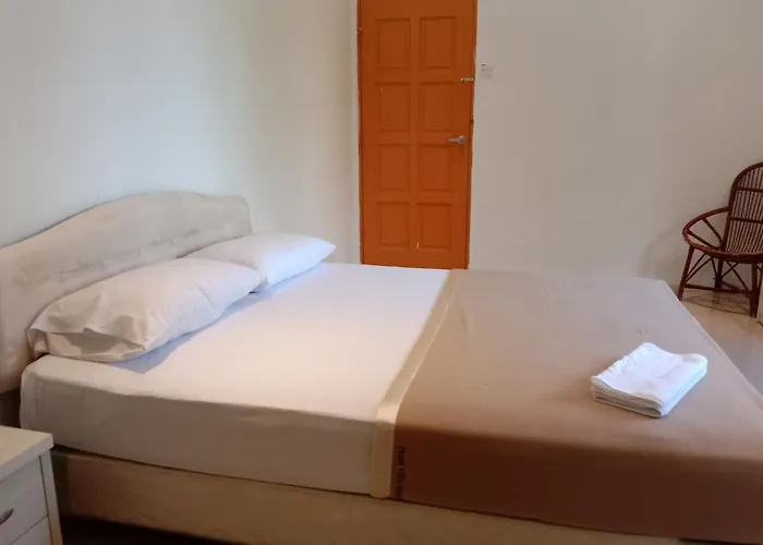 Pearl Villa 5 Bedroom Unit 13