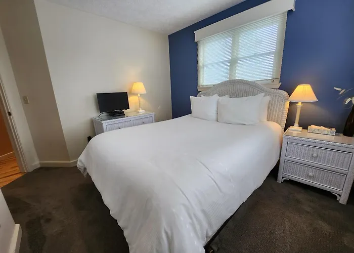 North Shore Inn Tc 309