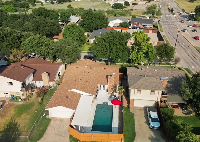 Spectacular 4Br 2,5Ba Holiday Home With Pool And Grill
