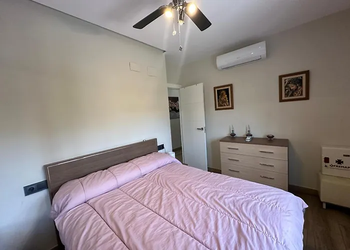 Chalet independiente en zona residencial rural con piscina privada