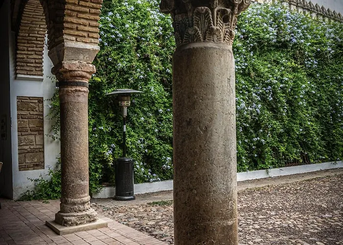 Perros hoteles Palacio De Los Angulo Casa Histórica En El Centro De