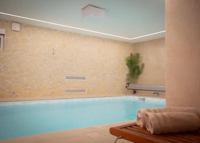 Bonica Spa, Exceptionnel, piscine intérieure, spa, sauna et Parking privé