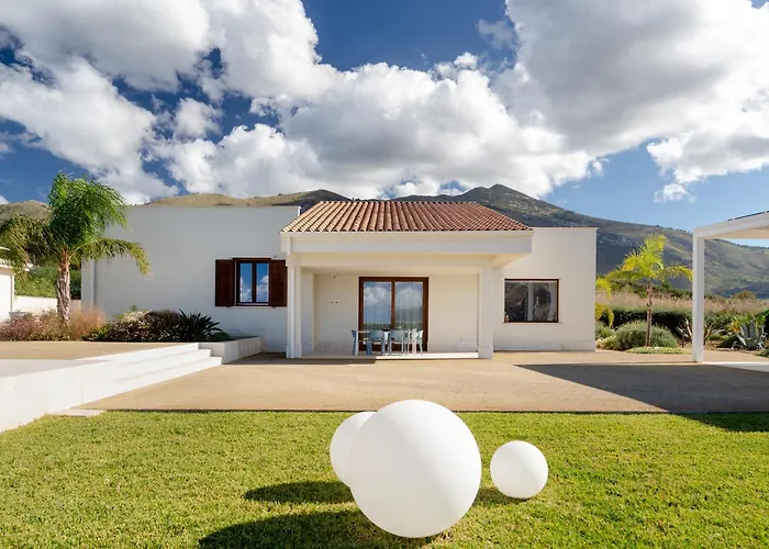 Villa Etesiae