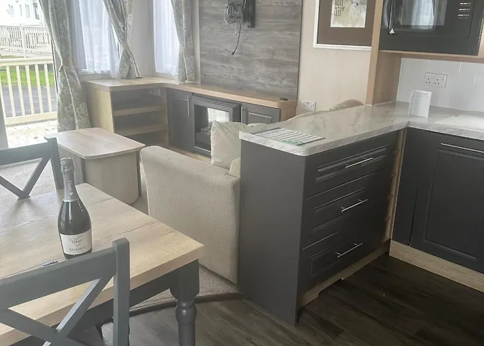Charming 5-Beds Caravan In Beautiful Seton Sands