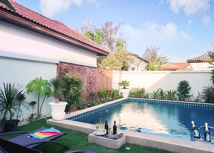 Luxury One Bedroom Private Pool Villa In Jomtien