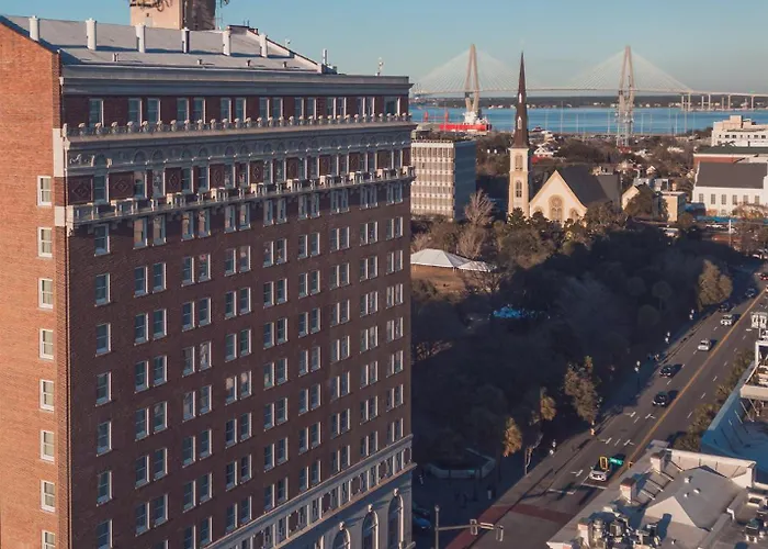 4 star hotel: Francis Marion Hotel