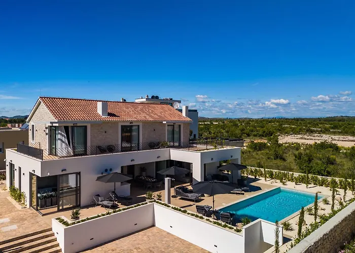 Luxury Villa Kaia -Heated Pool, Sea View, Jacuzzi, Gym And Sauna