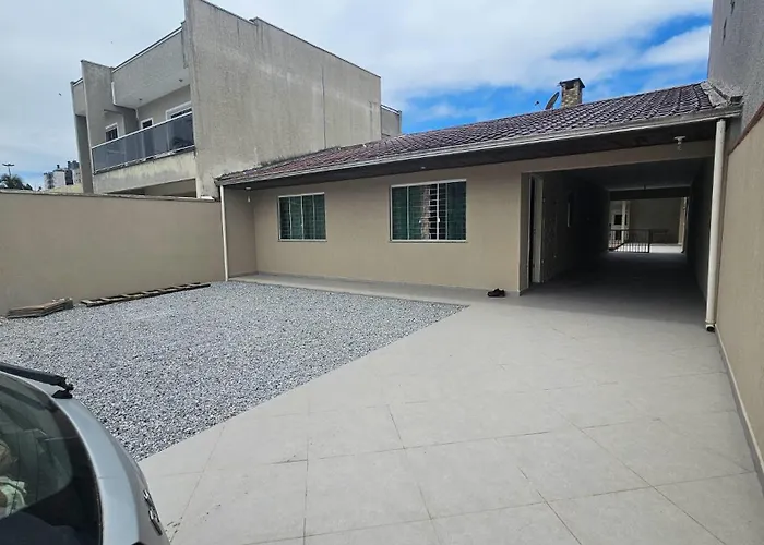 Casa com piscina matinhos