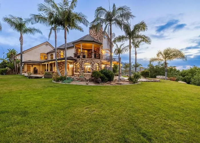 Secluded Boulder Groves Resort Getaway!