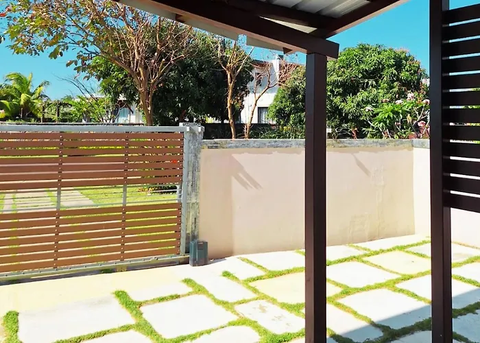 Modern Luxury 4-Bedroom Villa With Private Pool, Bbq Flic En Flac