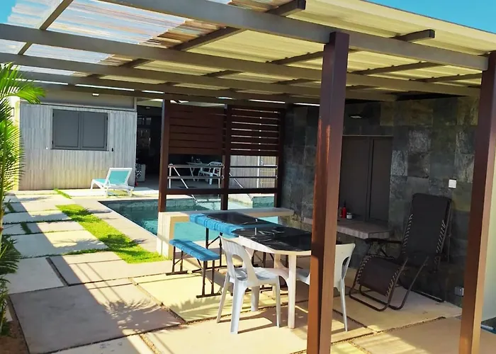 Modern Luxury 4-Bedroom Villa With Private Pool, Bbq Flic En Flac