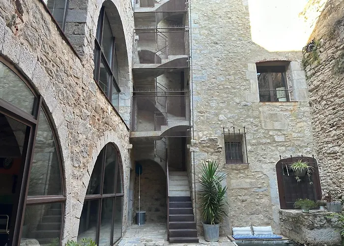 Self Catering: AS Palau dels Alemanys Suites Boutique Monument