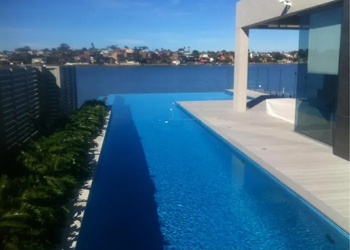 Waterfront Oasis , Infinity Pool, Sauna And Steam Room