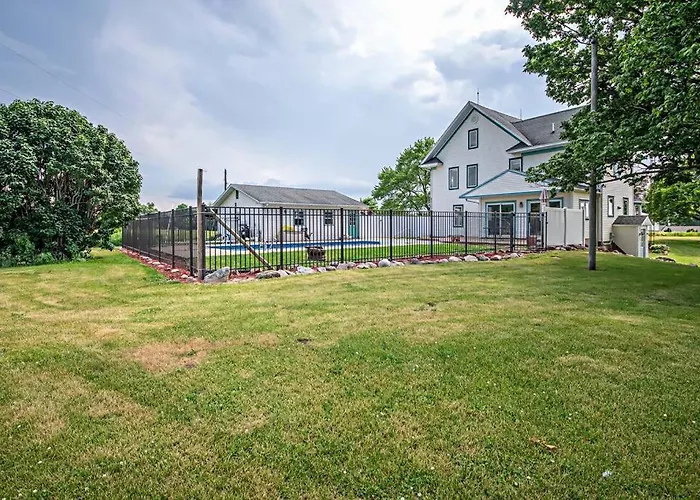 Wine Country Oasis Charming Farmhouse 10 Acres
