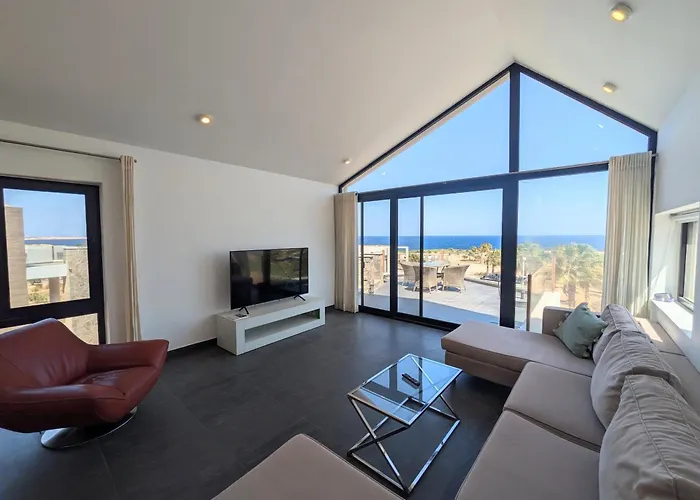 Sea & Golf Views 2Br Villa With Free Beach & Pool Access