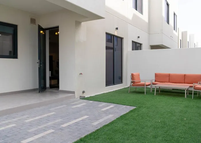 F1 Dream 4Br Villa! - Yas Island