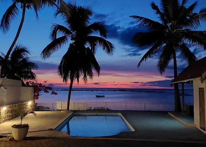 Beachfront Villa Klondike - Private 3-bedrooms
