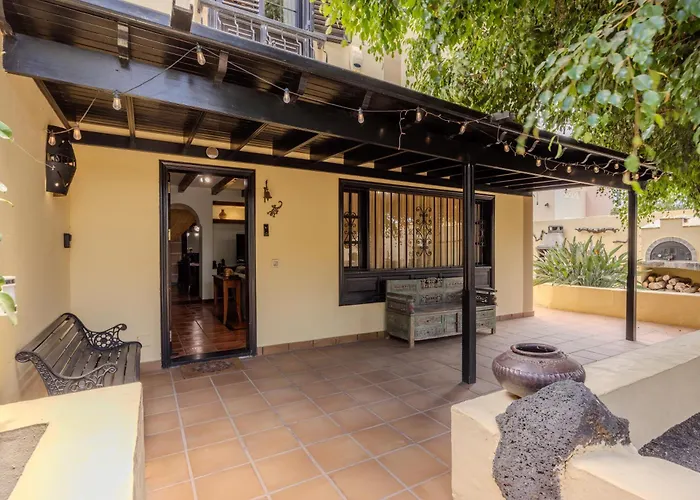 Luxury Canarian Villa With Large Pool And Guesthouse
