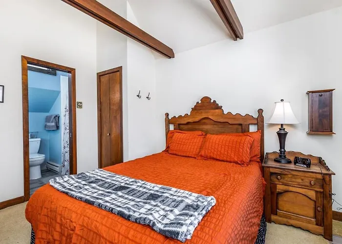 Cozy Retreat At Farmstead