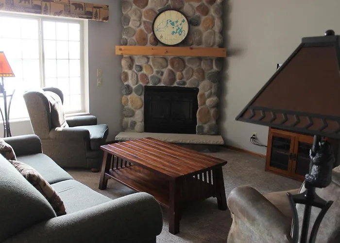 2 Bed Condo On Duck Lake In Eagle River