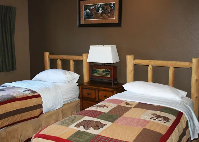 2 Bedroom Lower Lakefront Condo, Wild Eagle Lodge #116