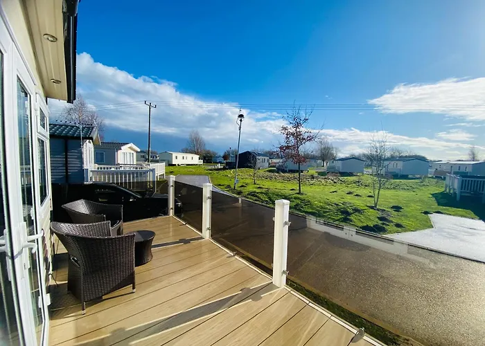 Rj Luxury Caravan Hire 2 With Hot Tub