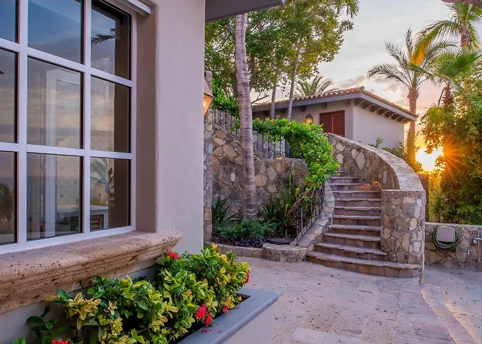 Beautiful 3 Bd Villa With Staff And Steps From The Beach In Del Mar Palmilla