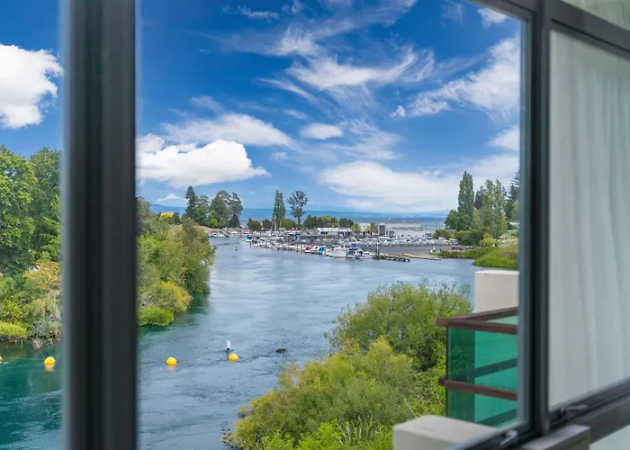 Riverside Oasis - Taupo
