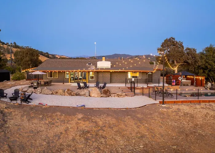4000 Sf, 20 Acre Gated Luxe Estate, Game Room, Pano View, Pool, Spa