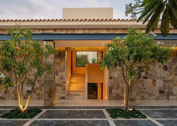 Stunning 11Bd Villa Fully Staffed, Indoor Tennis And More