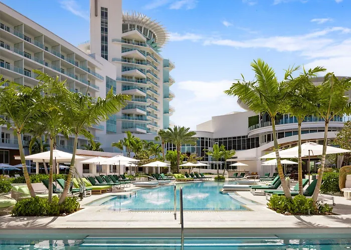 Luxury hotel only: Pier Sixty-Six